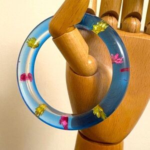 Vintage Lucite Bangle Bracelet with Flower Inclusions